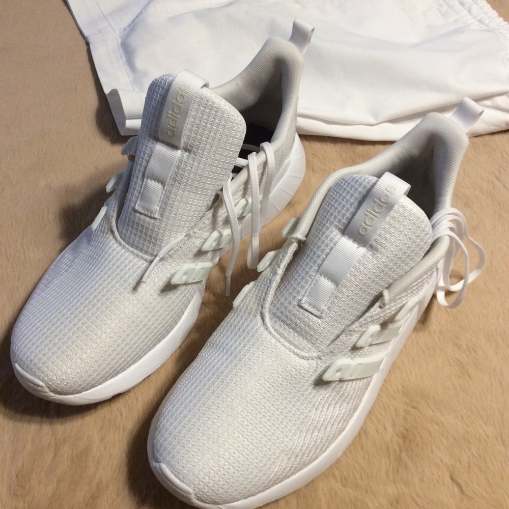 Adidas quester flow men’s running sneakers